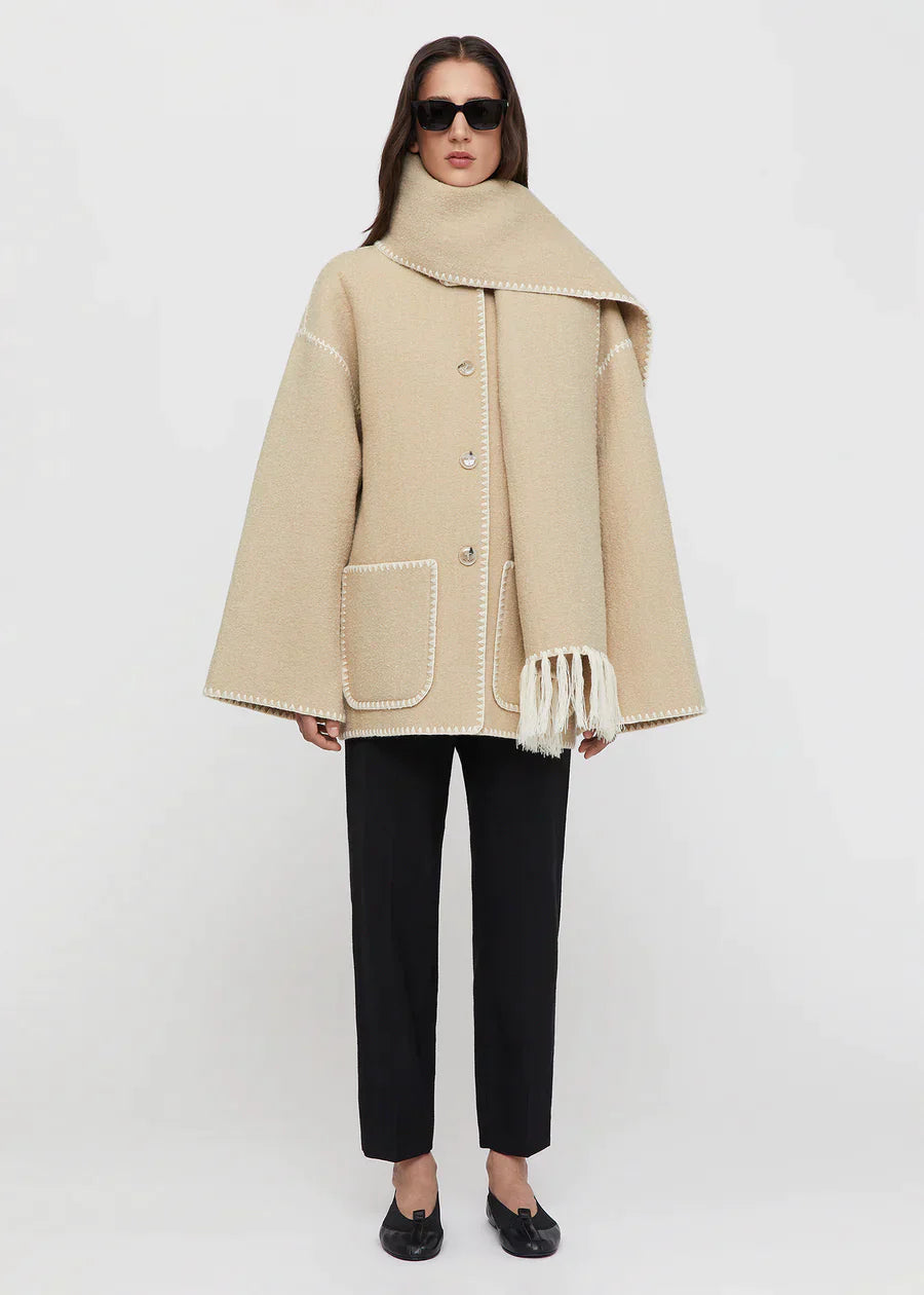 Maja | Warme Jacke mit eingebautem Schal