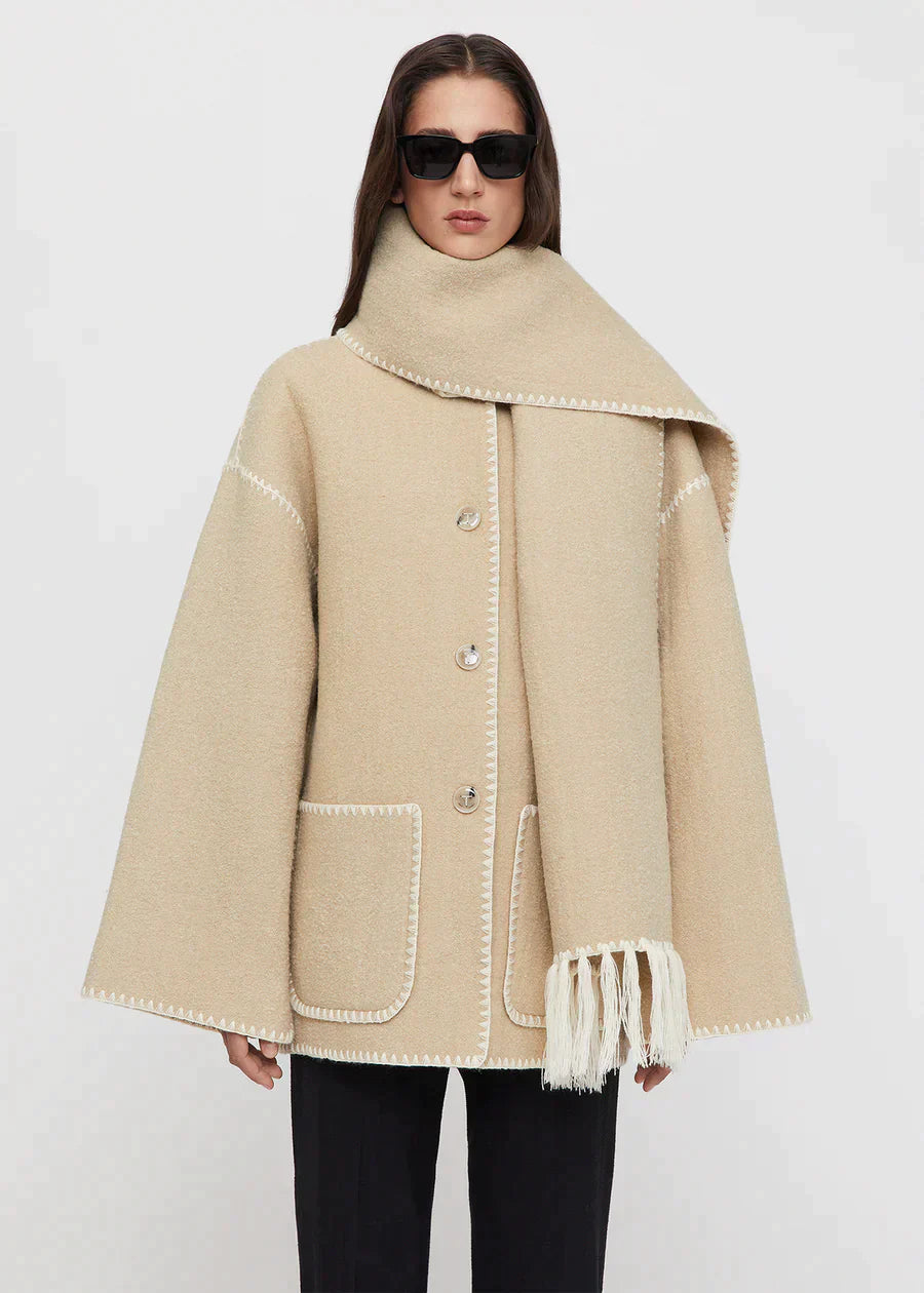Maja | Warme Jacke mit eingebautem Schal