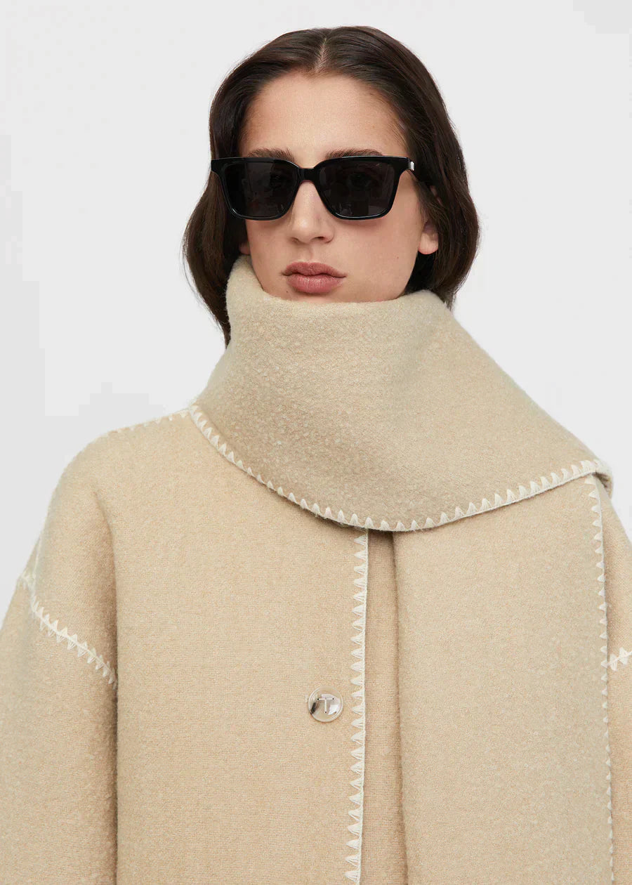 Maja | Warme Jacke mit eingebautem Schal
