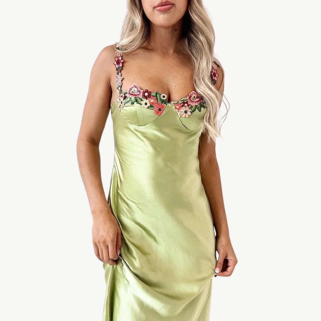 Elegantes Maxikleid aus Satin mit zarter Blumenverzierung
