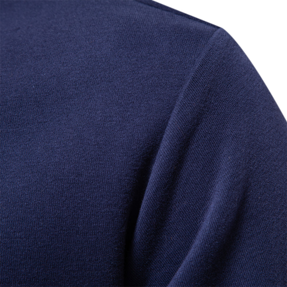 Herrenpullover mit kontrastierendem Kragen