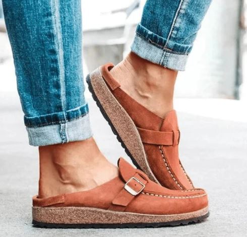 Damen-Wildlederclogs von Buckley | Modell Eva