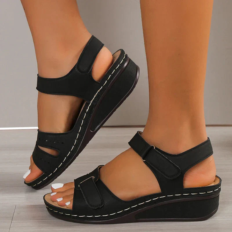 Callie – Stilvolle Orthopädische Sandalen
