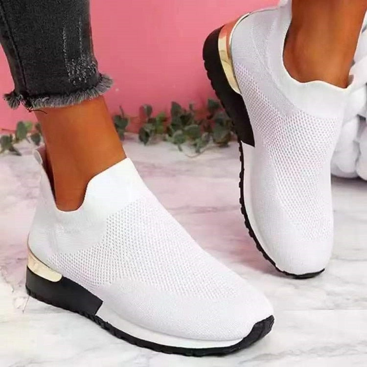 Komfort-Sneaker mit goldfarbenen Akzenten