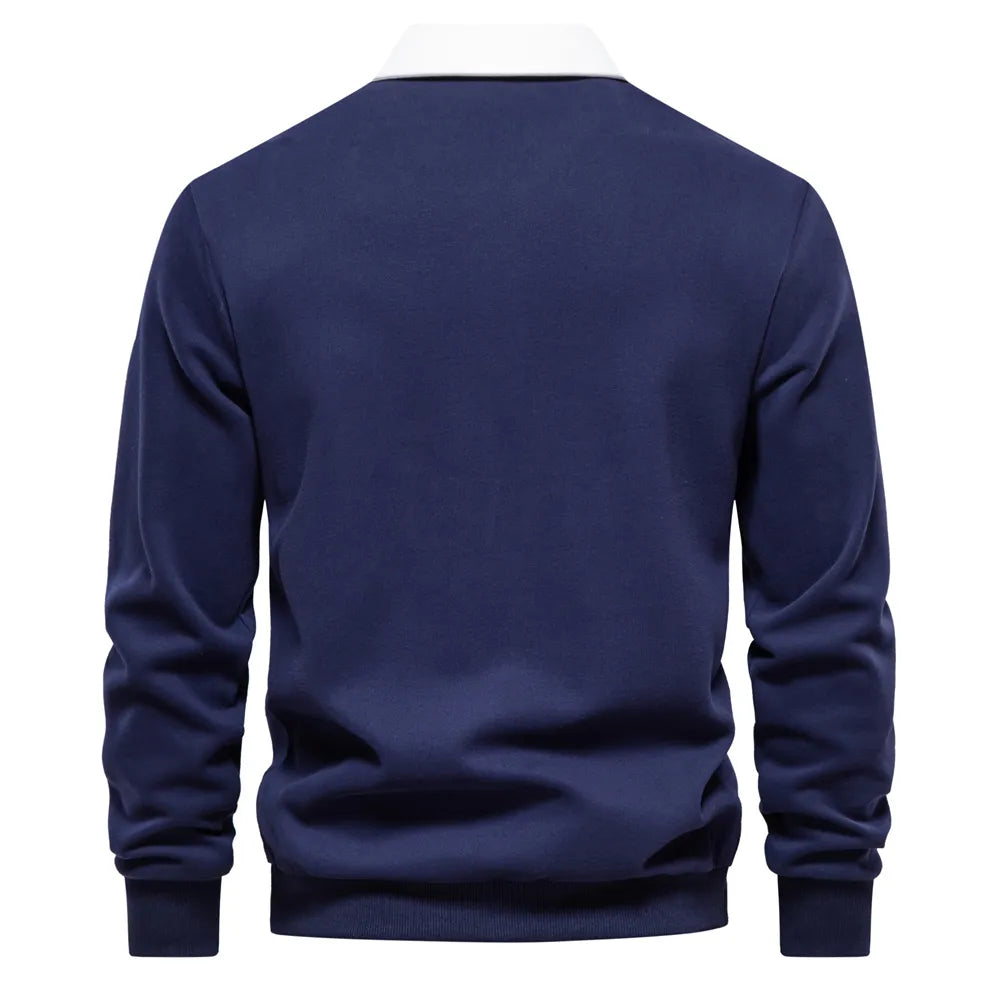 Herrenpullover mit kontrastierendem Kragen