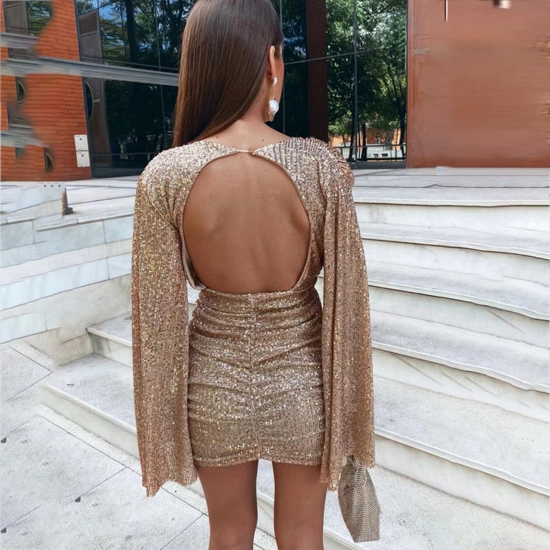 Funkelndes Kleid mit V-Ausschnitt