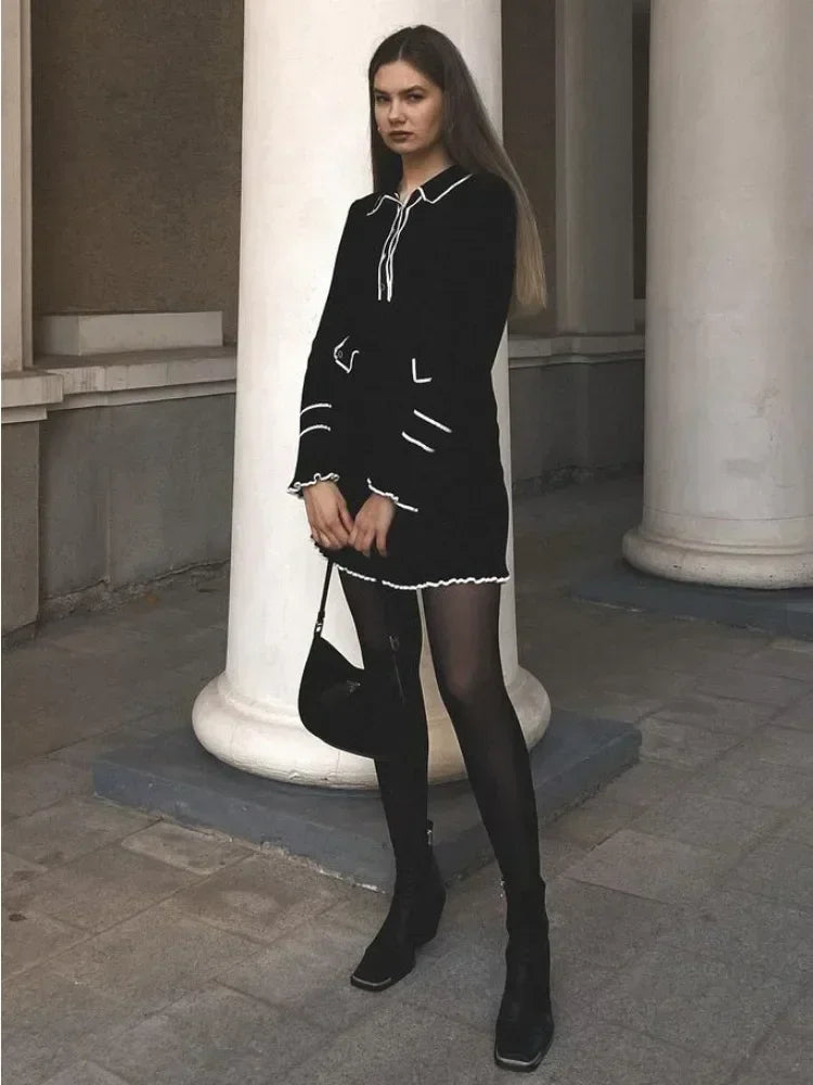 Kaylee - Kleid mit langen Ärmeln, Strickkragen und Rüschen