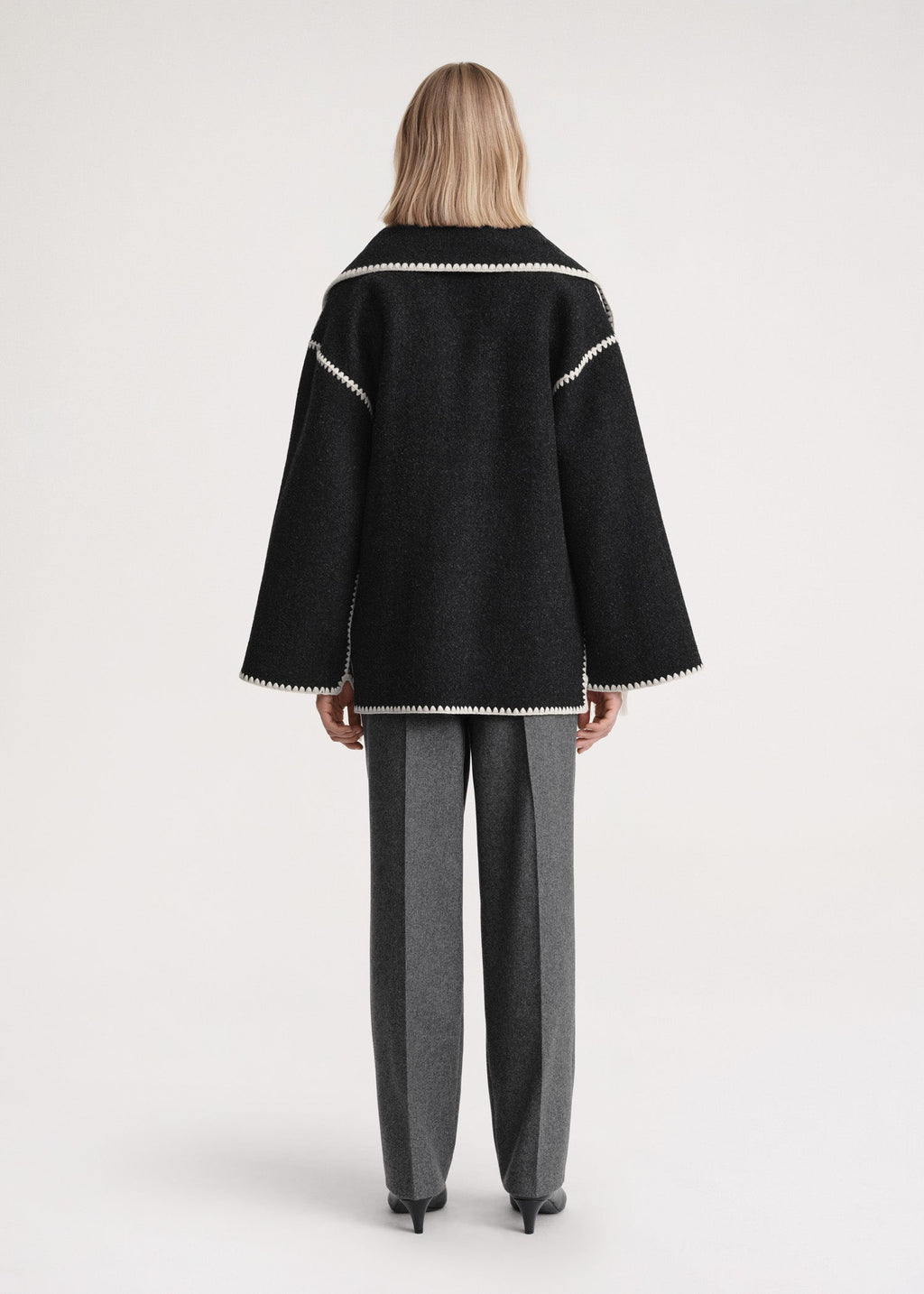 Maja | Warme Jacke mit eingebautem Schal