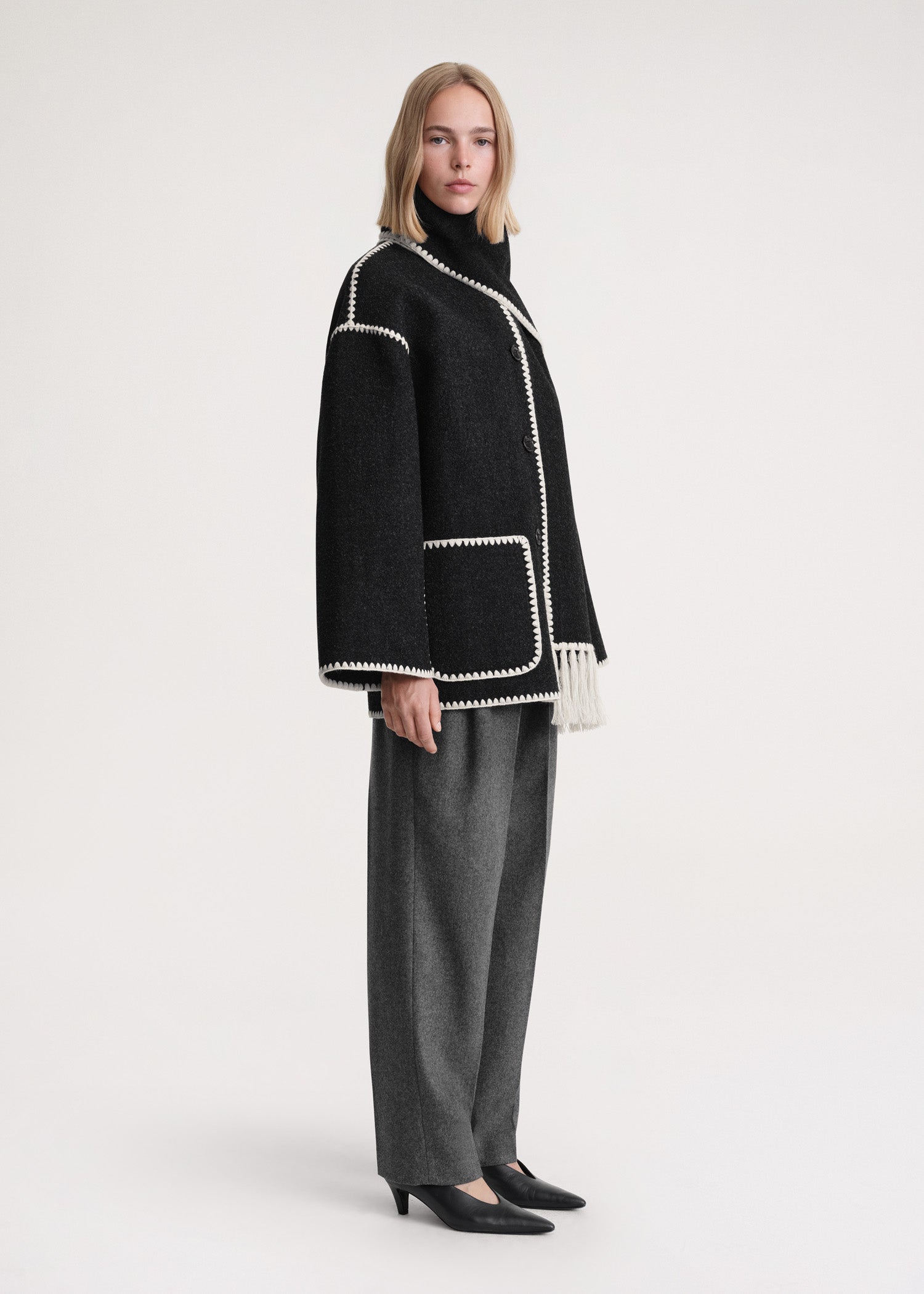 Maja | Warme Jacke mit eingebautem Schal