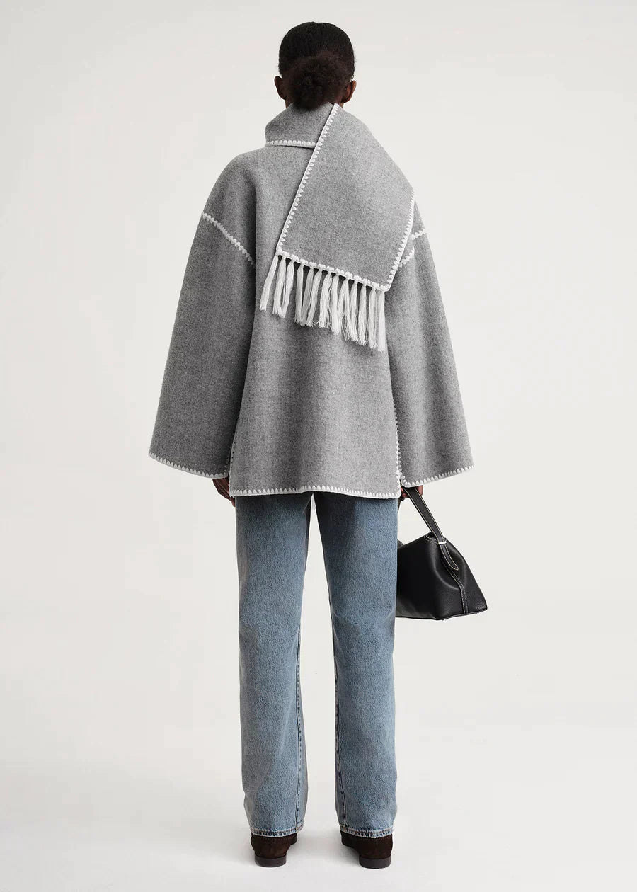 Maja | Warme Jacke mit eingebautem Schal