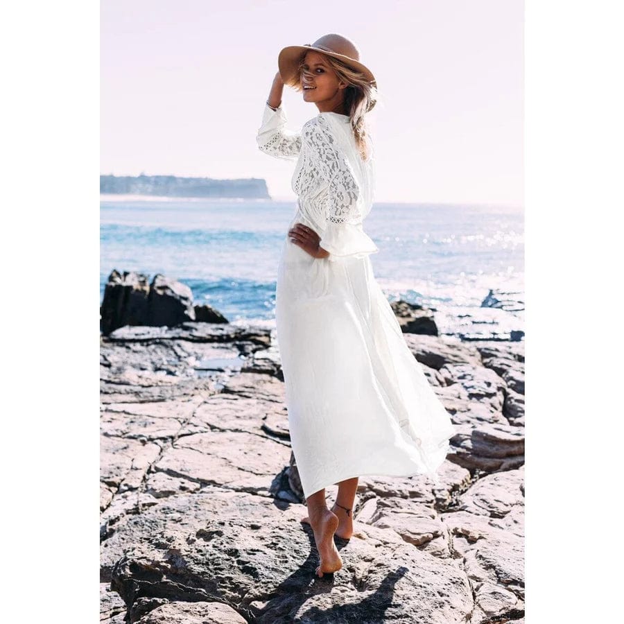 Elegantes Maxikleid mit Spitzenärmeln und Boho-Elementen – Ideal für Strand, Urlaub und Sommerfeste