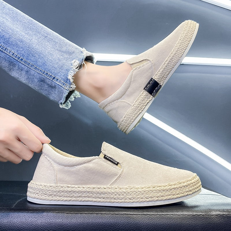 Sportlicher Look – Herren Espadrilles in Schwarz und Weiß